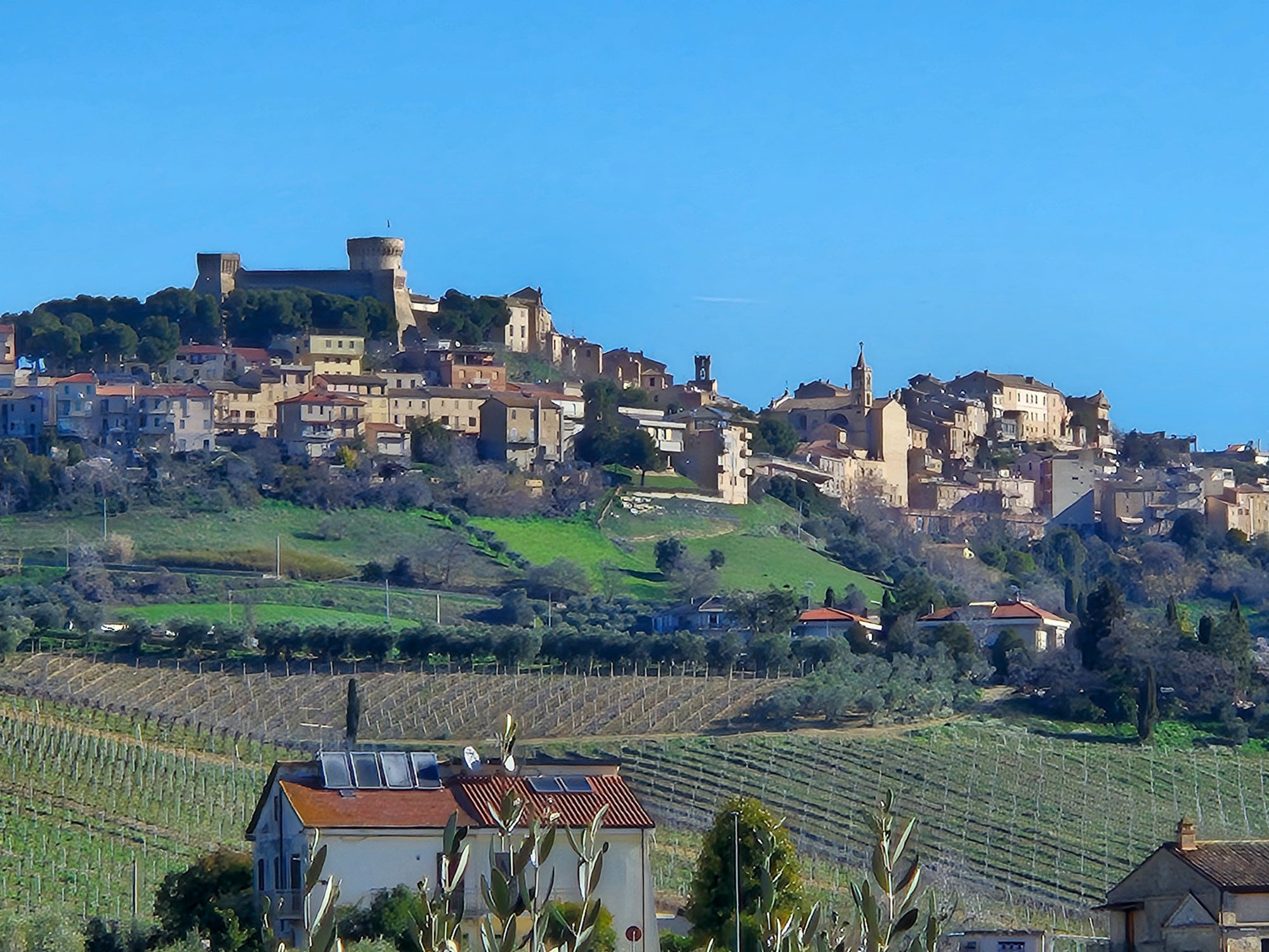 skyline del borgo Acquaviva Picena