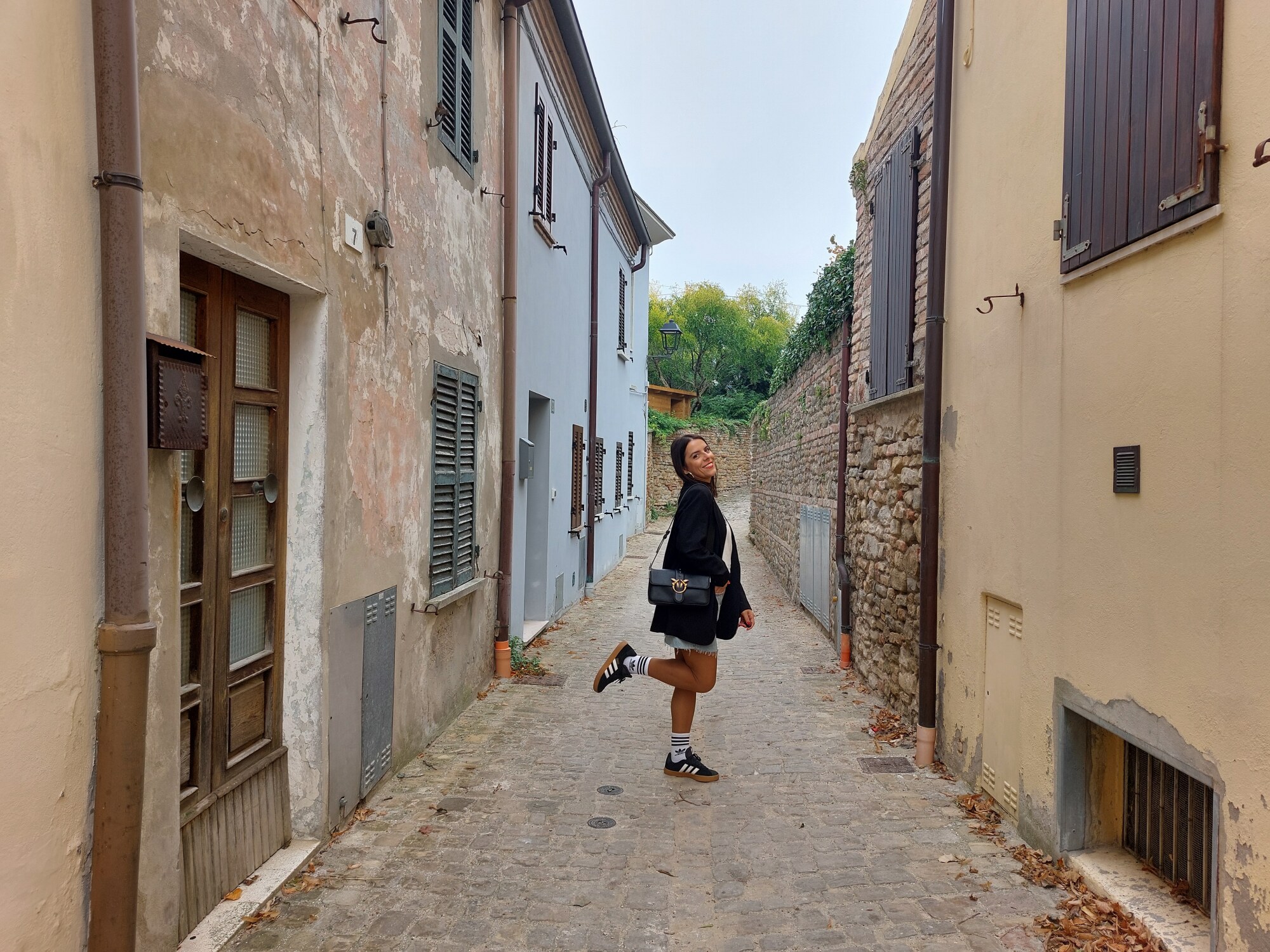 Passeggiare tra i vicoli di Fiorenzuola di Focara