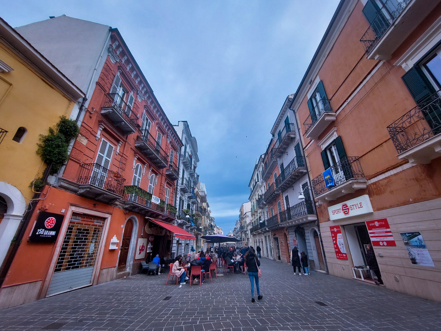 dove fare shopping e aperitivi in centro dove fare shopping e aperitivi in centro