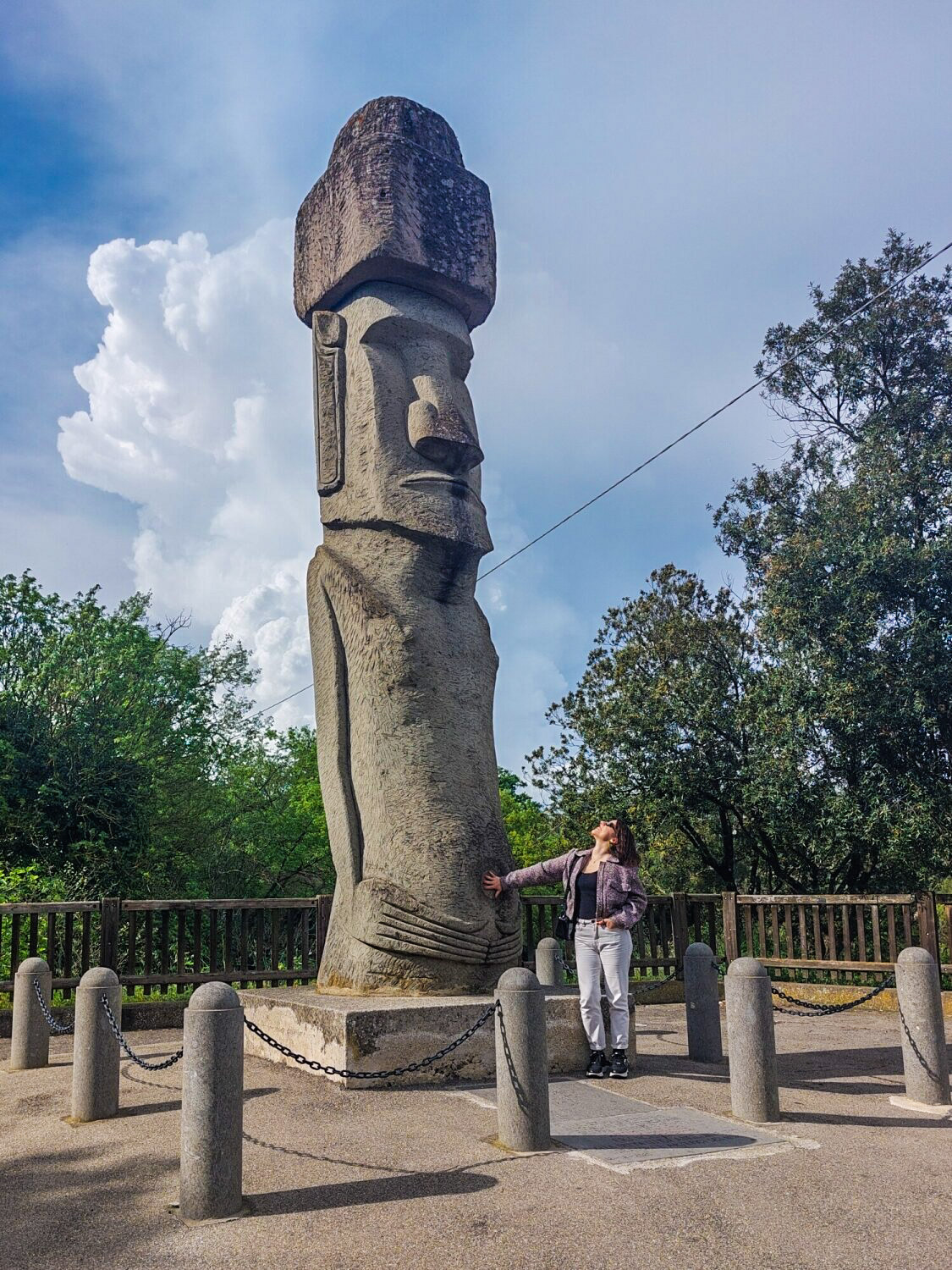 statua del Moai di Vitorchiano statua del Moai di Vitorchiano