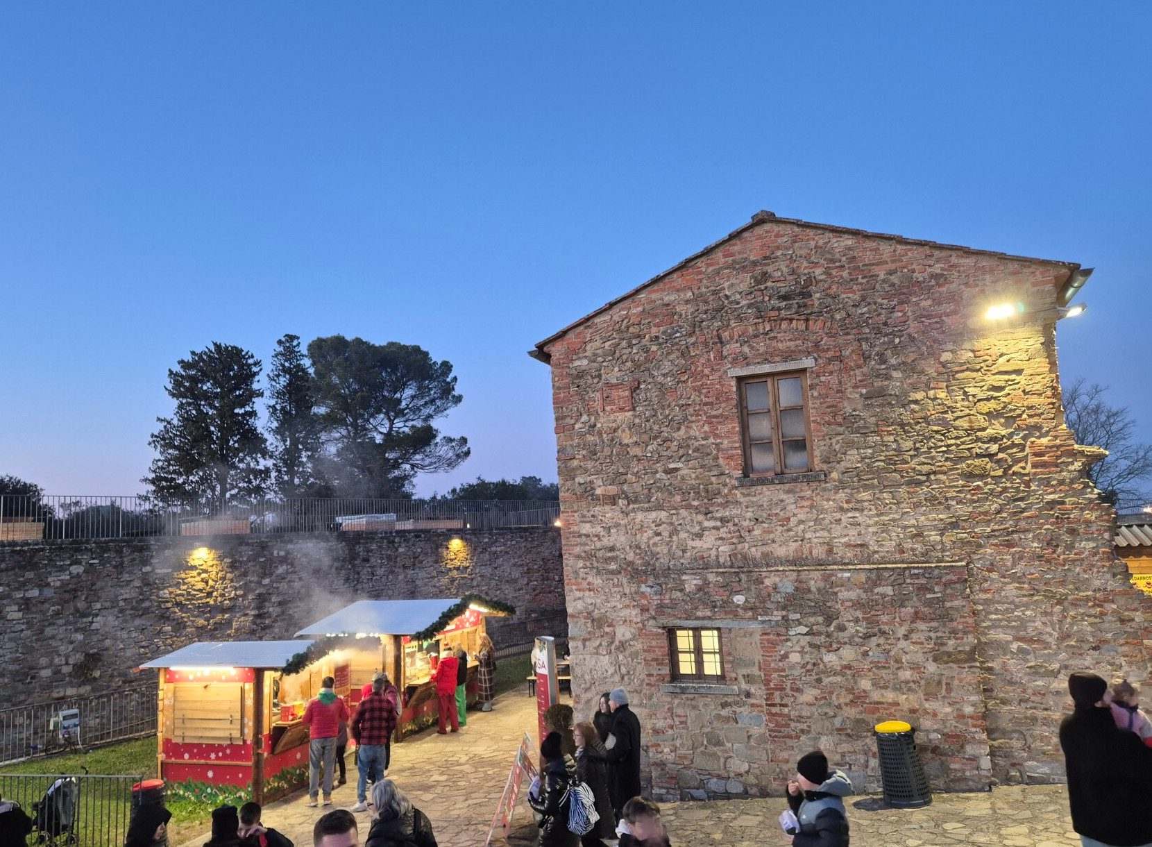 caldarroste fumanti e cioccolata calda