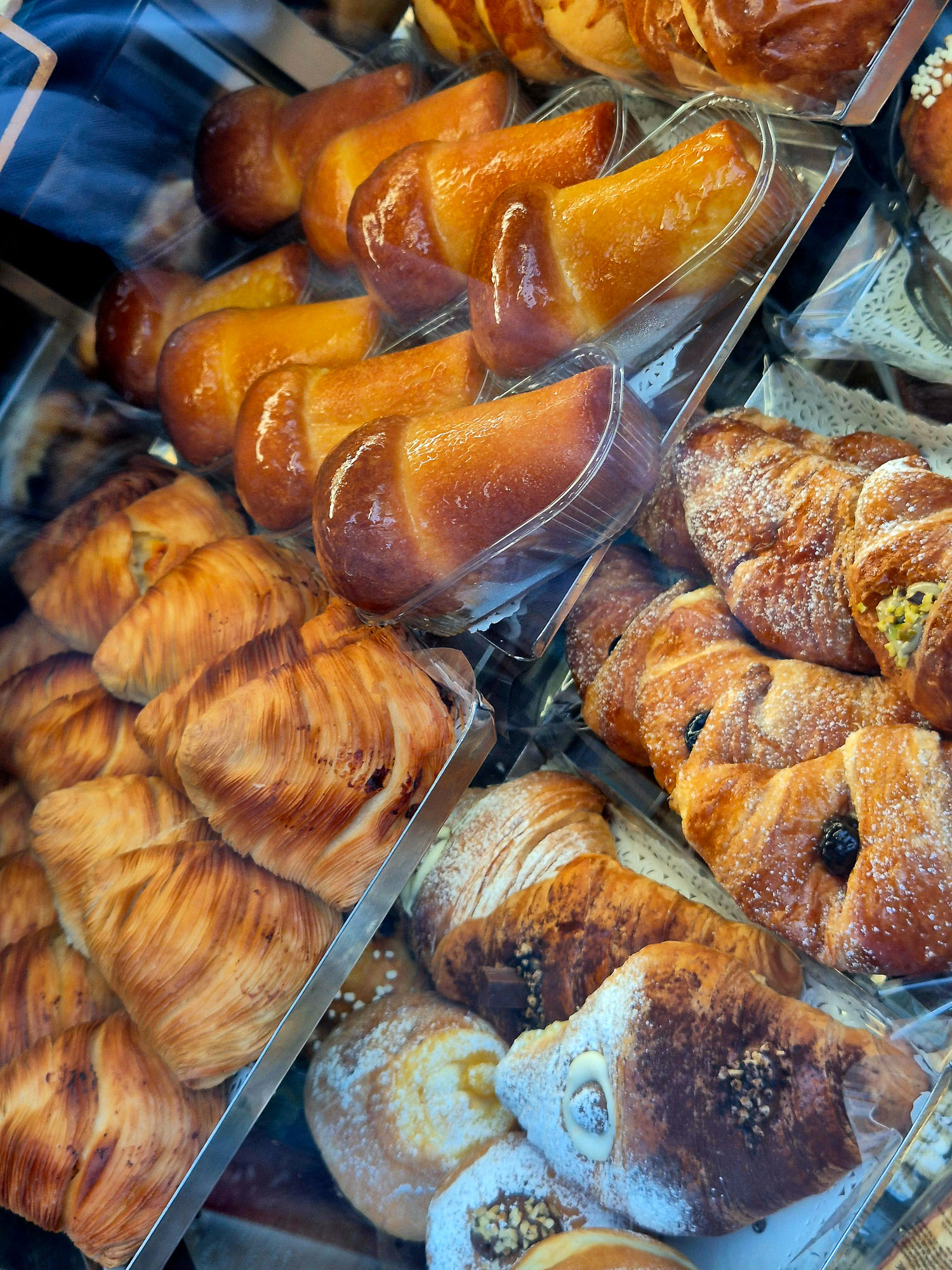 Sfogliatelle e babà