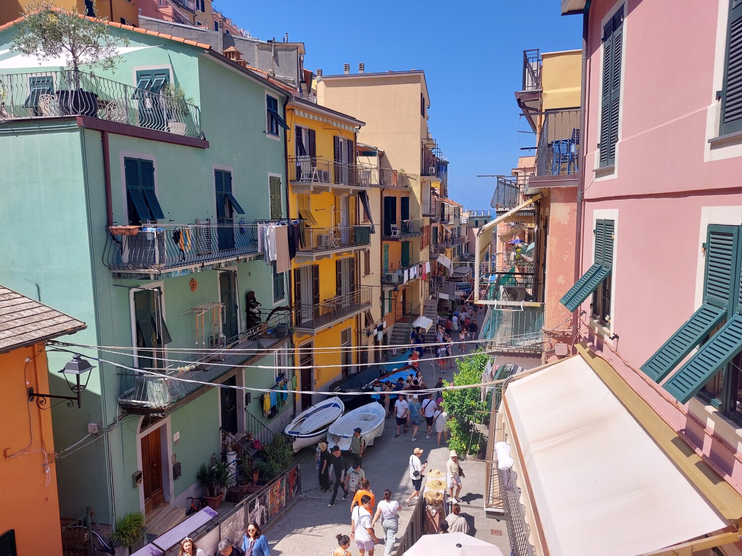 Manarola – Piazza Capellini Manarola – Piazza Capellini